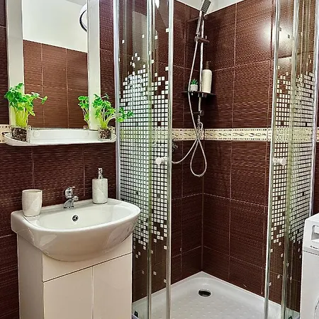 Apartament Cu Parcare La Locatie !!! *