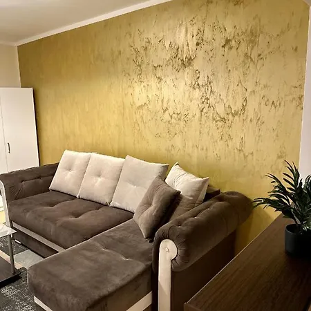 Apartament Cu Parcare La Locatie !!!